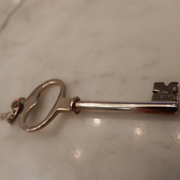 Sterling Silver Keys Pendants and Chain - Picture 6 of 16